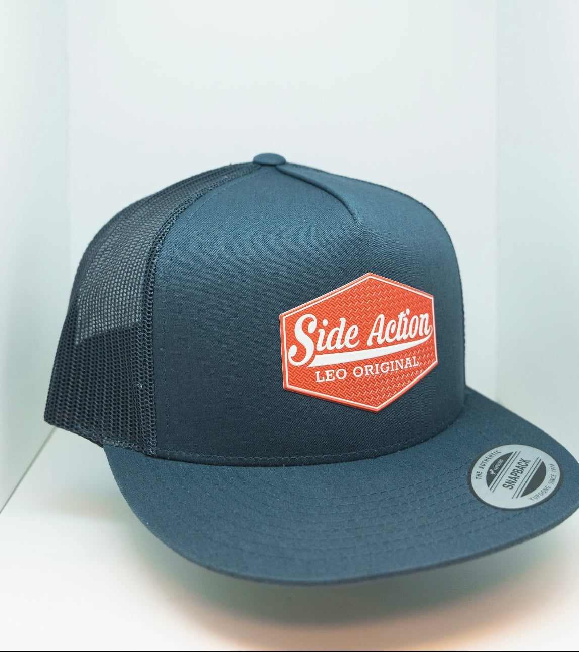 LEO Original Red Logo - Blue Hat